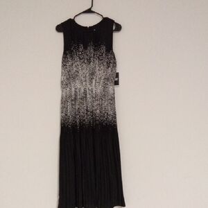 Elegant BNWT DKNY  Black and White Dress sz10